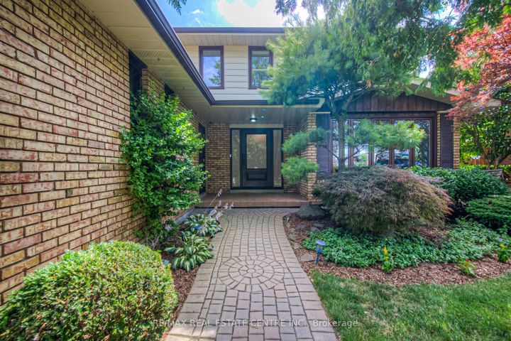Photo 6 at 644 Donna Court, Roseland, Burlington