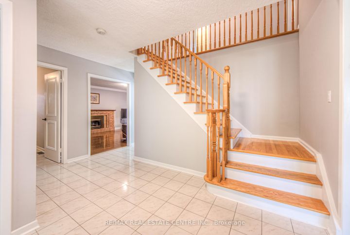 Photo 9 at 644 Donna Court, Roseland, Burlington