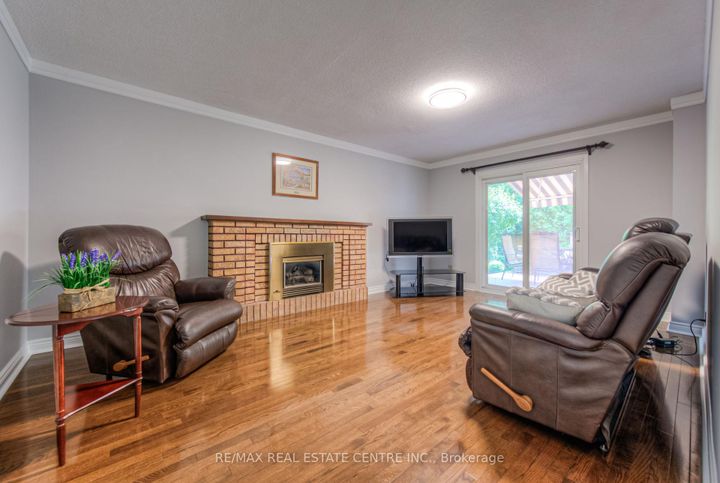 Photo 15 at 644 Donna Court, Roseland, Burlington
