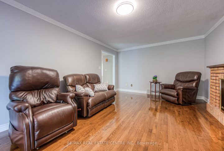 Photo 17 at 644 Donna Court, Roseland, Burlington