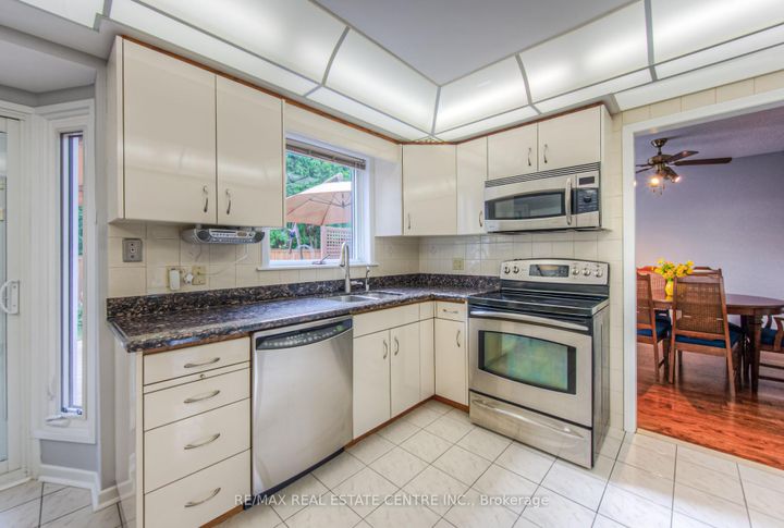Photo 19 at 644 Donna Court, Roseland, Burlington