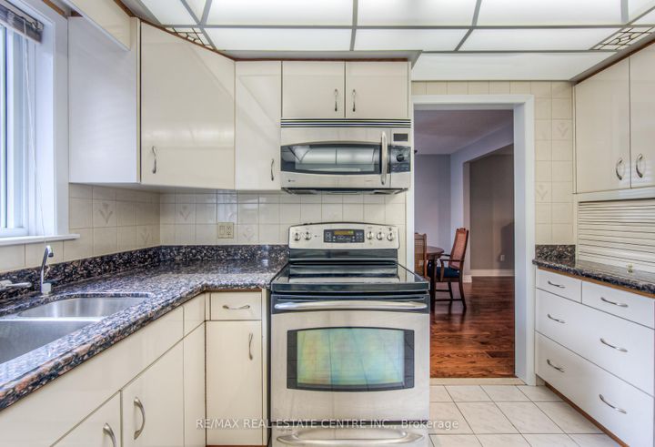 Photo 20 at 644 Donna Court, Roseland, Burlington