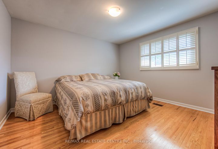 Photo 30 at 644 Donna Court, Roseland, Burlington