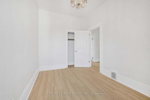 Photo 16 at 81 Montrose Avenue, Bellwoods, Toronto