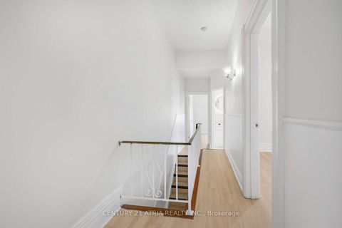 Photo 17 at 81 Montrose Avenue, Bellwoods, Toronto