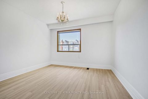 Photo 18 at 81 Montrose Avenue, Bellwoods, Toronto