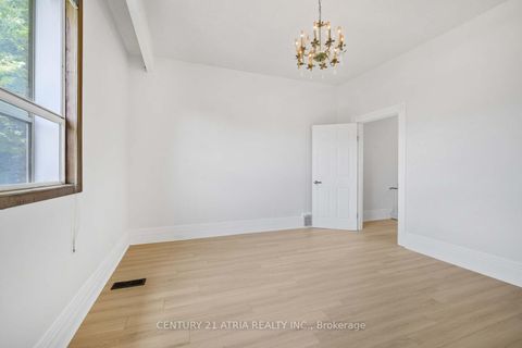 Photo 20 at 81 Montrose Avenue, Bellwoods, Toronto