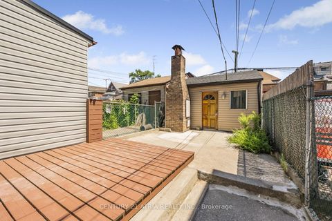 Photo 27 at 81 Montrose Avenue, Bellwoods, Toronto
