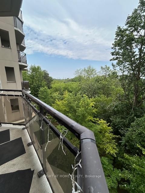 Photo 16 at 403 - 2 Maison Parc Court, Lakeview Estates, Vaughan
