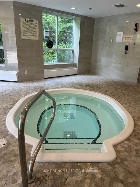 Photo 21 at 403 - 2 Maison Parc Court, Lakeview Estates, Vaughan