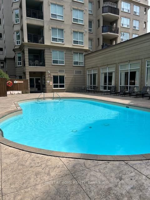 Photo 24 at 403 - 2 Maison Parc Court, Lakeview Estates, Vaughan