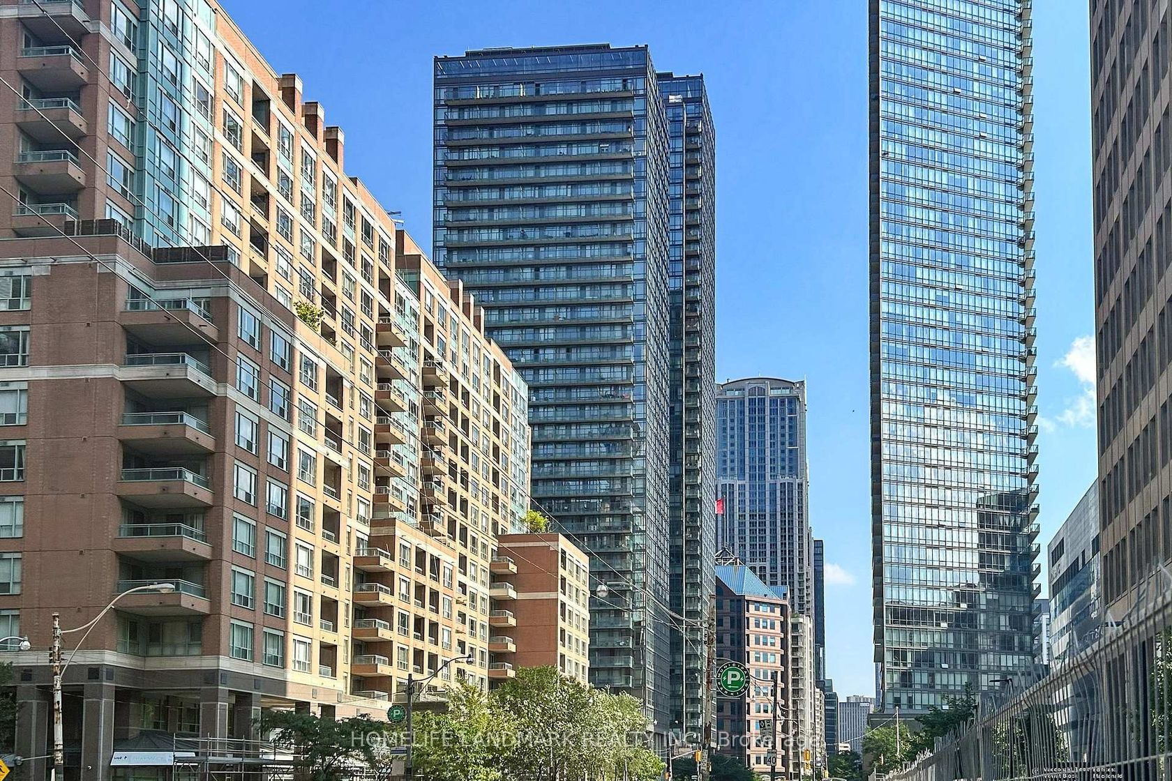 2401 - 37 Grosvenor Street, Bay Street Corridor, Toronto by Loree Meneguzzi Real Estate 2401 - 37 Grosvenor Street, Bay Street Corridor, Toronto