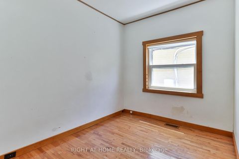 Photo 18 at 948 Runnymede Road, Smythe, Toronto