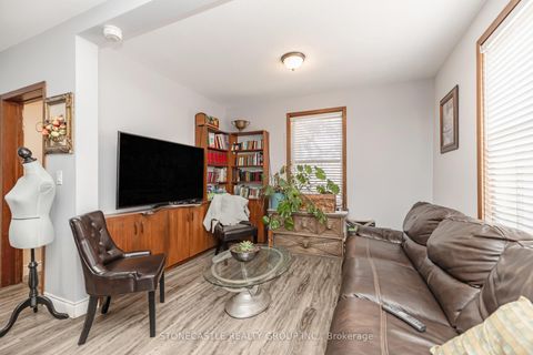 Photo 8 at 2321 Major Mackenzie Drive W, Maple, Vaughan