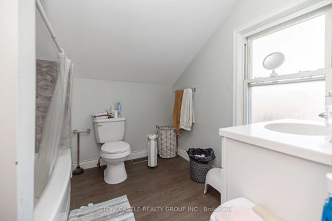 Photo 19 at 2321 Major Mackenzie Drive W, Maple, Vaughan
