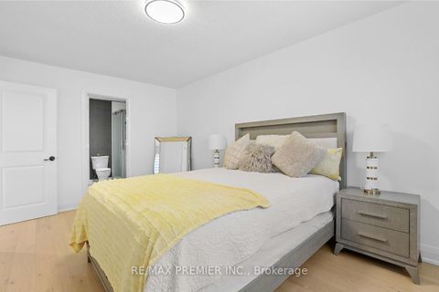 Photo 13 at 84 Aberdeen Avenue, East Woodbridge, Vaughan