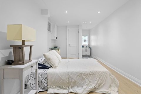 Photo 20 at 84 Aberdeen Avenue, East Woodbridge, Vaughan