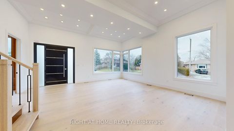 Photo 5 at 1372 Wren Avenue, WO West, Oakville