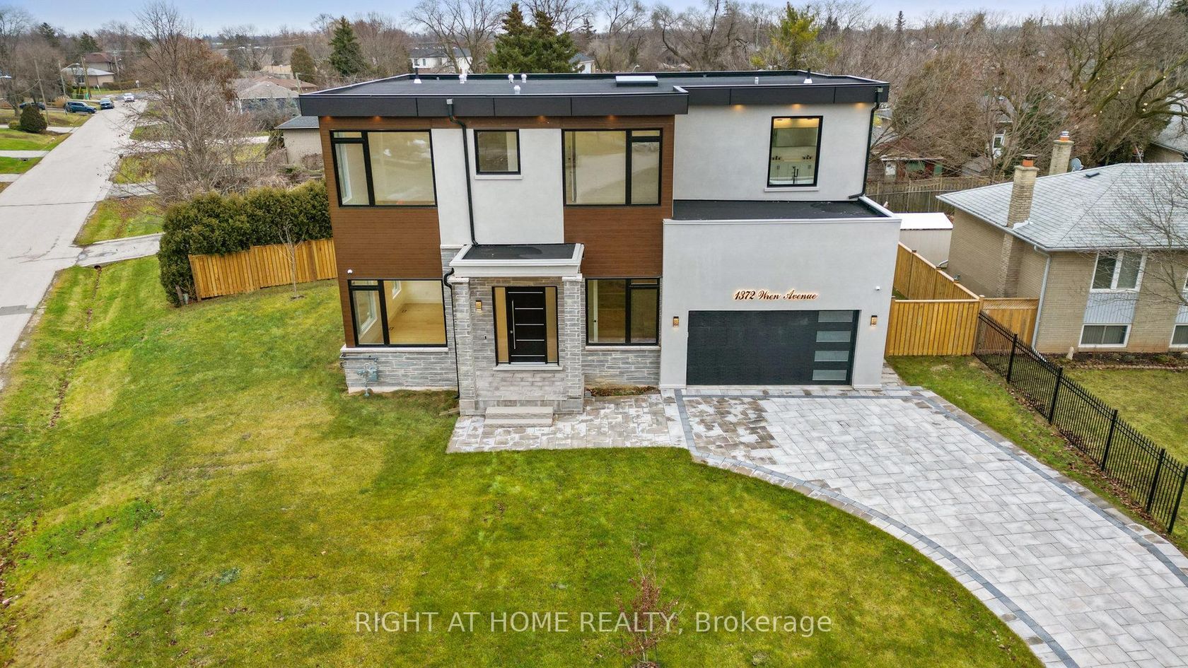 1372 Wren Avenue, WO West, Oakville 
