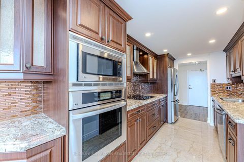 Photo 4 at 1005 - 7 Townsgate Drive, Yorkhill, Vaughan