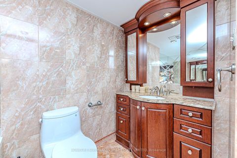 Photo 17 at 1005 - 7 Townsgate Drive, Yorkhill, Vaughan