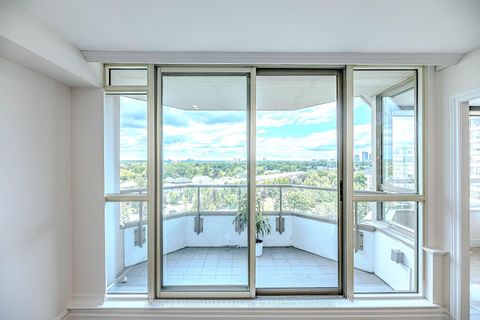 Photo 19 at 1005 - 7 Townsgate Drive, Yorkhill, Vaughan