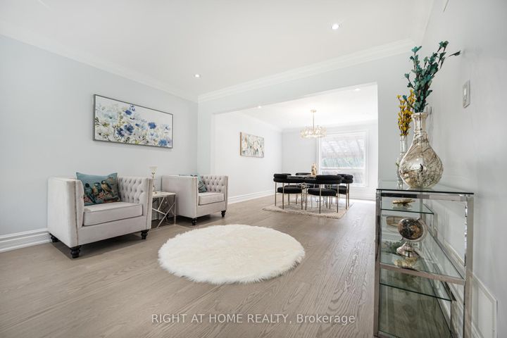 Photo 6 at 29 Vanwood Road, Thornhill, Markham