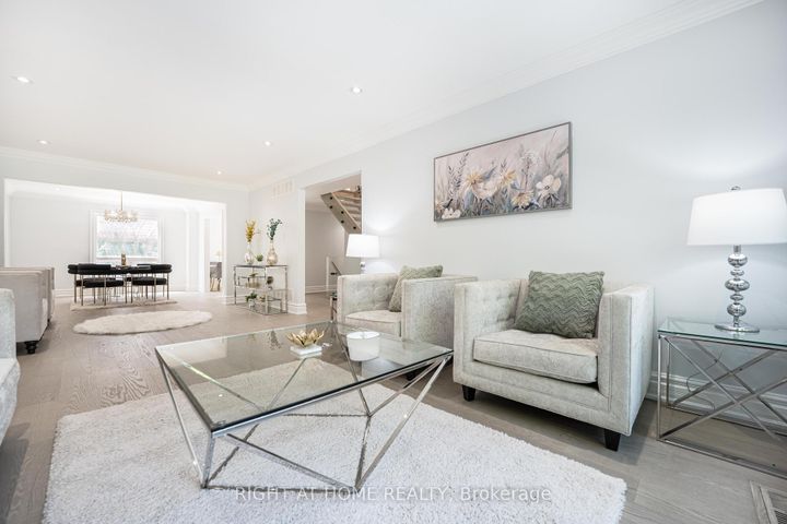 Photo 7 at 29 Vanwood Road, Thornhill, Markham