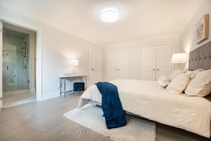 Photo 17 at 29 Vanwood Road, Thornhill, Markham