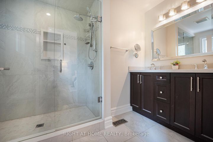 Photo 18 at 29 Vanwood Road, Thornhill, Markham