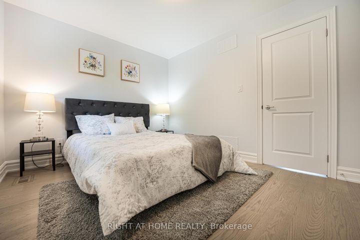 Photo 20 at 29 Vanwood Road, Thornhill, Markham