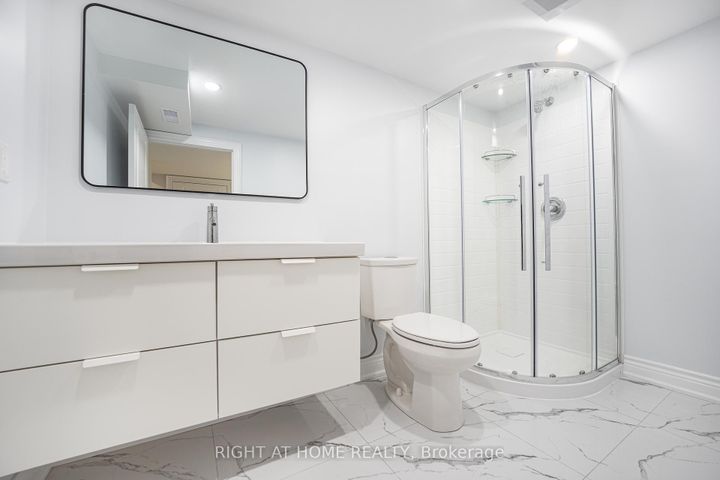 Photo 25 at 29 Vanwood Road, Thornhill, Markham