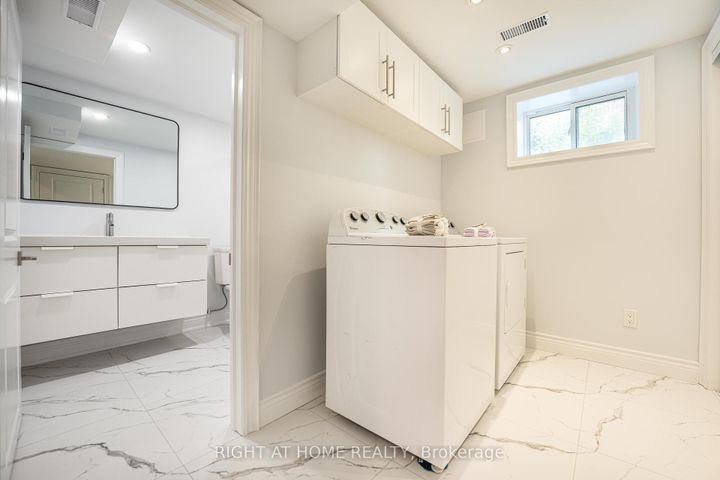Photo 26 at 29 Vanwood Road, Thornhill, Markham