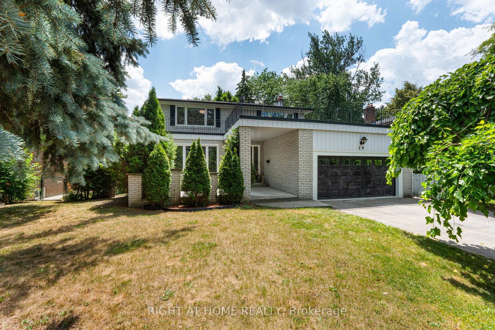 29 Vanwood Road, Thornhill, Markham 2