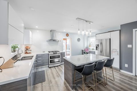 Photo 10 at 49 Lapp Street, Smythe, Toronto