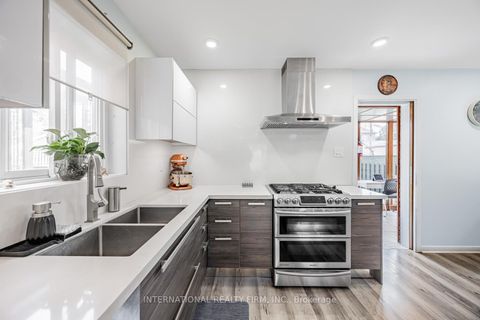 Photo 11 at 49 Lapp Street, Smythe, Toronto
