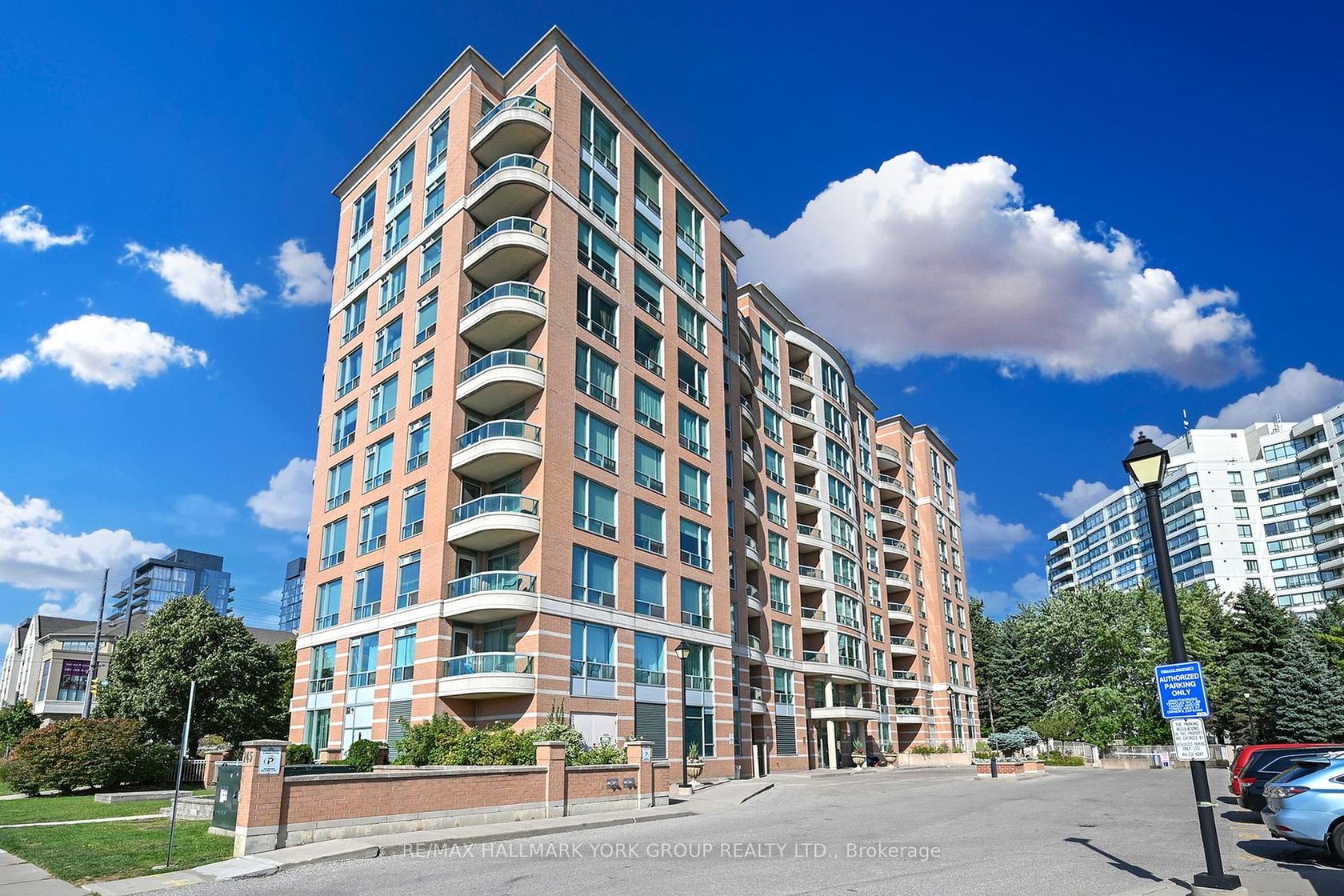 912 - 745 New Westminster Drive, Brownridge, Vaughan 