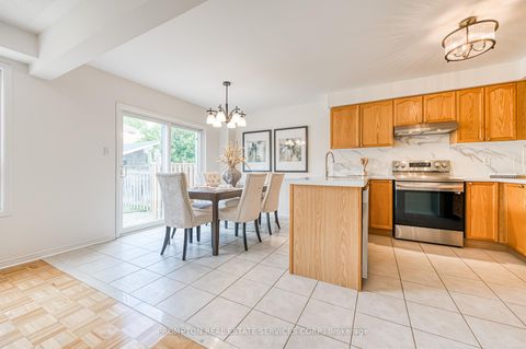 Photo 12 at 5 Casemount Street, Bayview Northeast, Aurora
