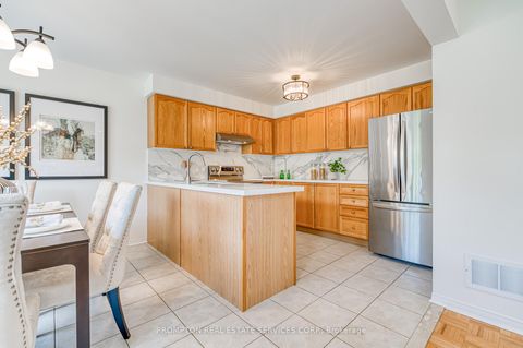 Photo 13 at 5 Casemount Street, Bayview Northeast, Aurora