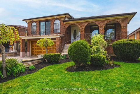 Photo 2 at 665 Woodbridge Avenue, West Woodbridge, Vaughan