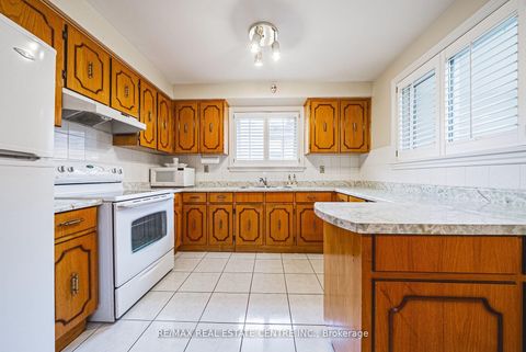 Photo 6 at 665 Woodbridge Avenue, West Woodbridge, Vaughan