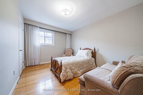 Photo 19 at 665 Woodbridge Avenue, West Woodbridge, Vaughan