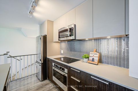 Photo 2 at 18 - 10 Brin Drive, Humber Valley, Toronto