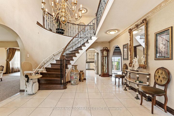 Photo 3 at 10201 Clarkway Drive, Brampton East, Brampton