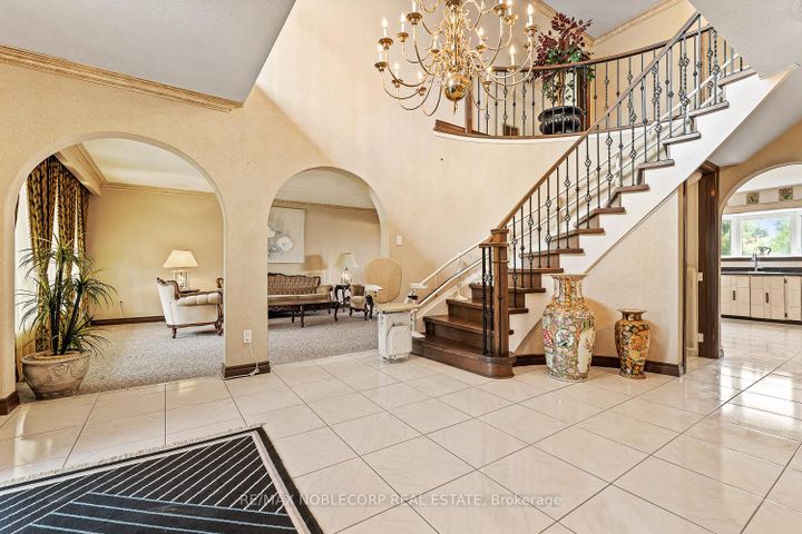 Photo 4 at 10201 Clarkway Drive, Brampton East, Brampton