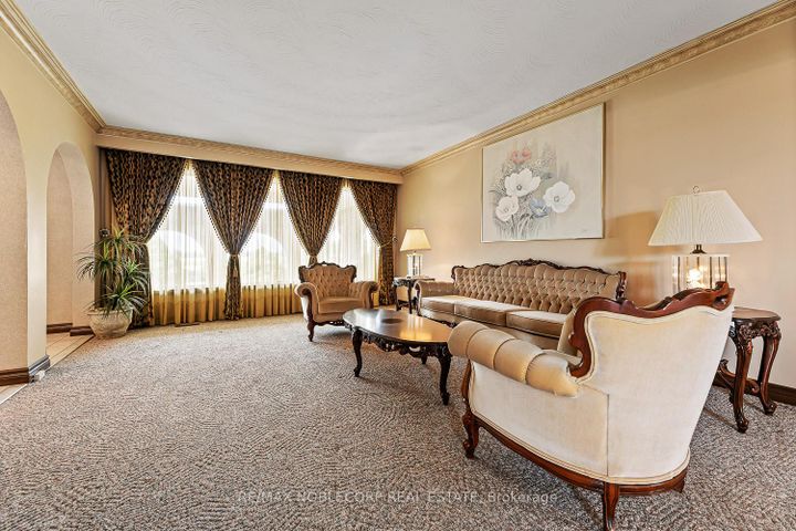 Photo 6 at 10201 Clarkway Drive, Brampton East, Brampton