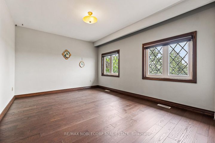 Photo 16 at 10201 Clarkway Drive, Brampton East, Brampton