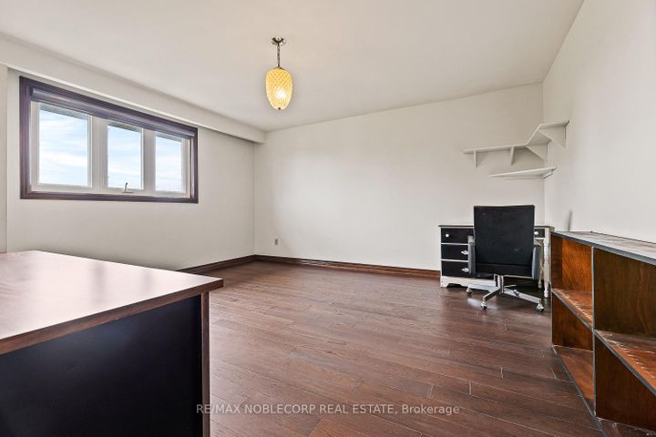 Photo 18 at 10201 Clarkway Drive, Brampton East, Brampton