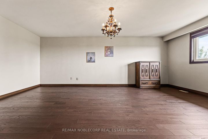 Photo 19 at 10201 Clarkway Drive, Brampton East, Brampton
