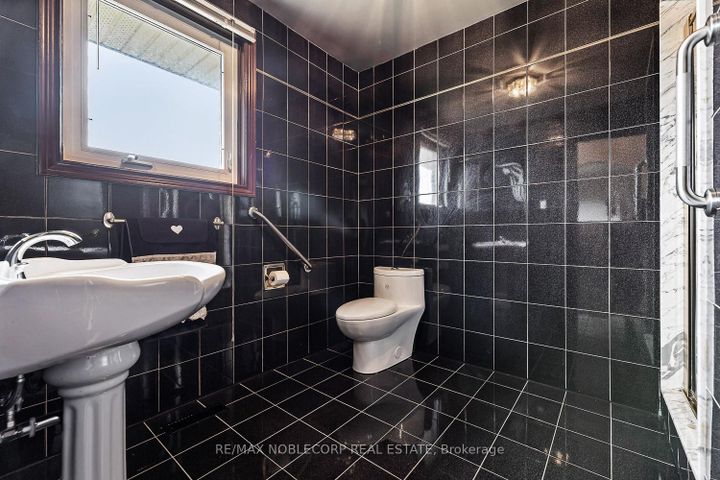 Photo 22 at 10201 Clarkway Drive, Brampton East, Brampton